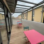 Indépendante Avec Salle De Bain Privative Dans Maison Rénovée Carcasona