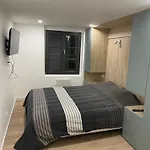 게스트하우스 Independante Avec Salle De Bain Privative Dans Maison Renovee *
