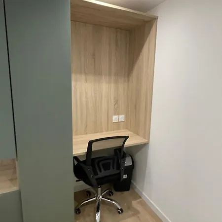 Independante Avec Salle De Bain Privative Dans Maison Renovee * קרקסון