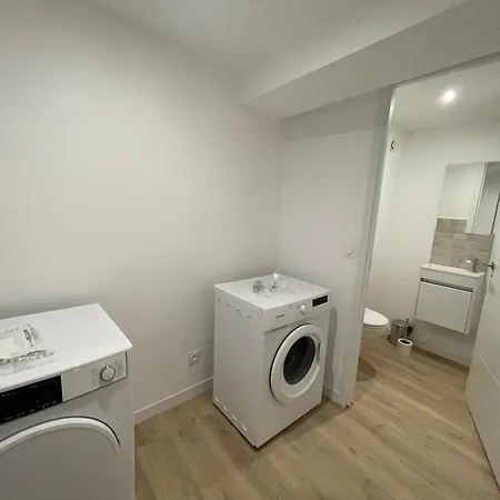 Indépendante Avec Salle De Bain Privative Dans Maison Rénovée * Carcasona