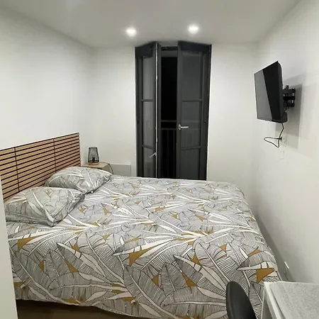 Indépendante Avec Salle De Bain Privative Dans Maison Rénovée *