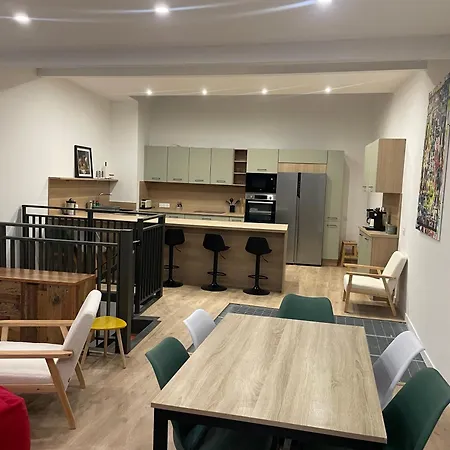Independante Avec Salle De Bain Privative Dans Maison Renovee בית הארחה