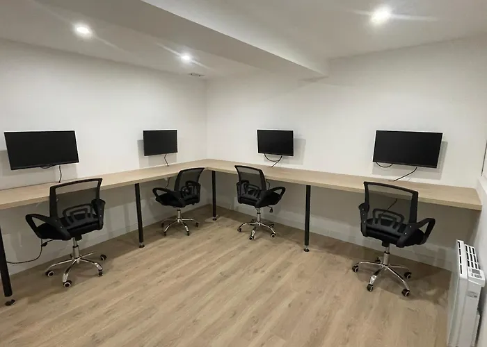 Independante Avec Salle De Bain Privative Dans Maison Renovee Casa de hóspedes
