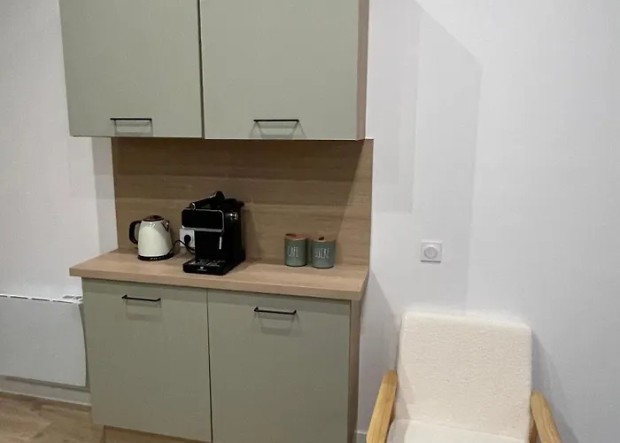 Indépendante Avec Salle De Bain Privative Dans Maison Rénovée *